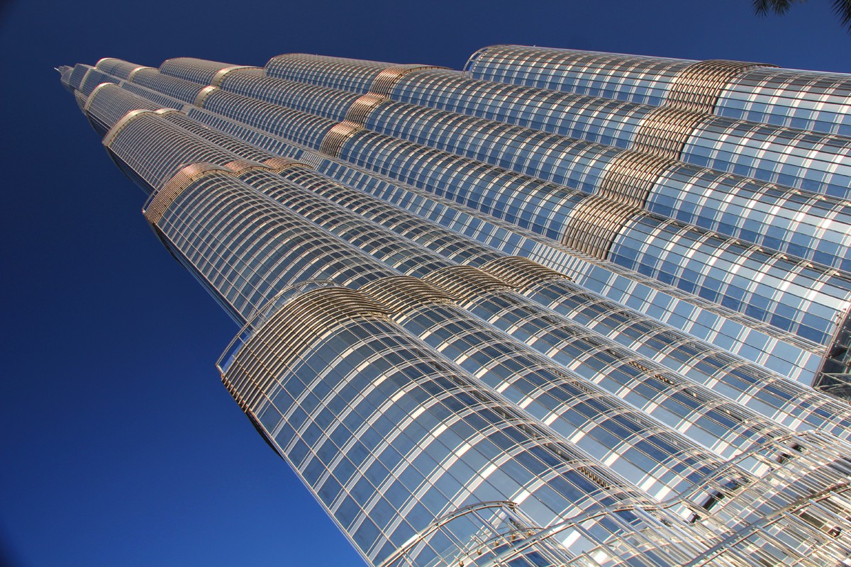 Покажи бурдж халифа. Бурдж-Халифа Дубай. Архитектура Бурдж Халифа. Бурдж Халифа фасад. Бурдж-Халифа смотровая площадка 125 этаж.