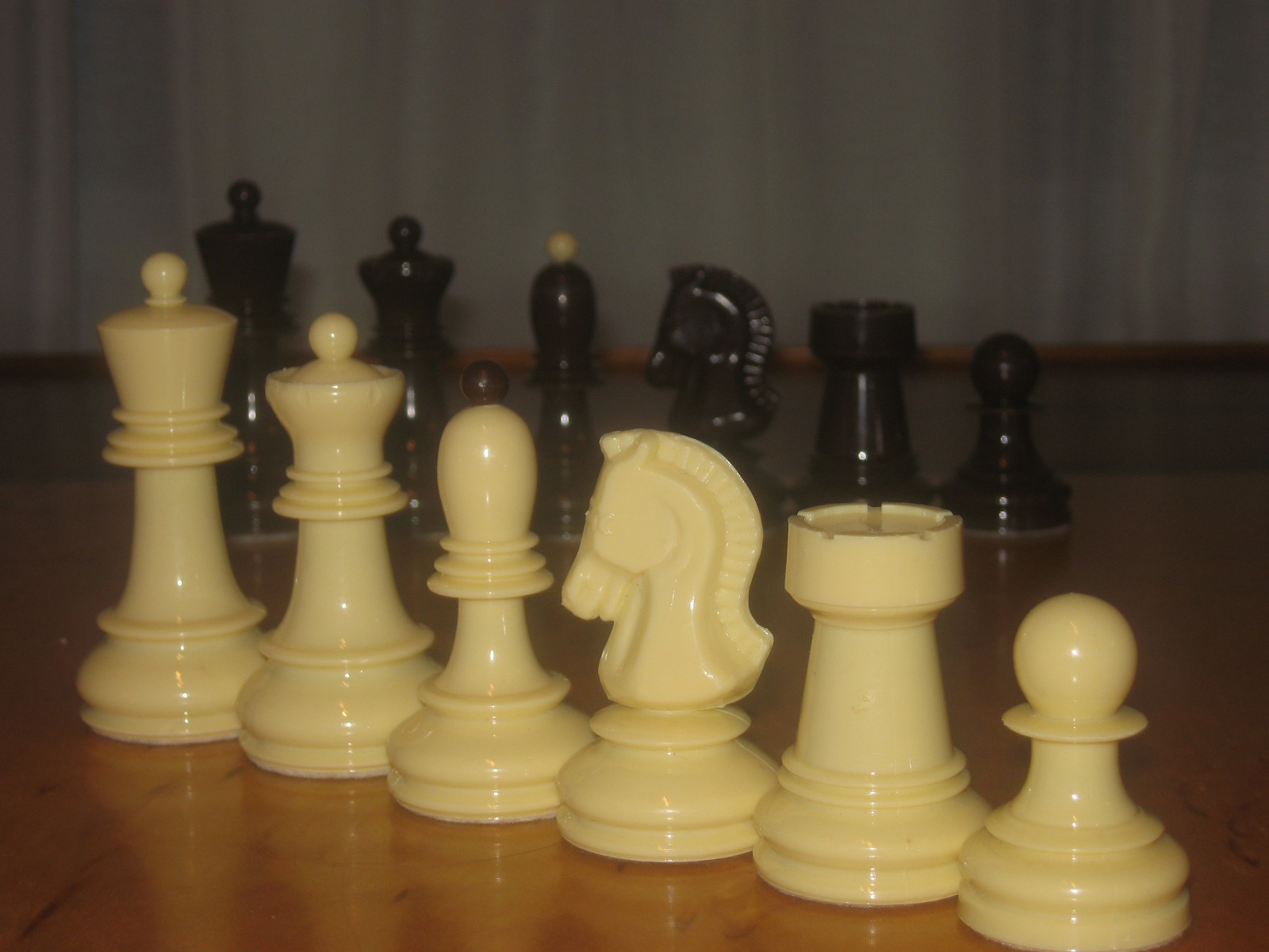 Analysis Plastic Chess Set Pieces Only 2.5" King 