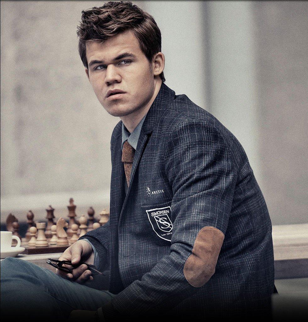 Magnus Carlsen Plays Three-Board Blindfold Simul 