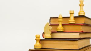 Le top 10 des livres d'échecs que tout passionné devrait lire