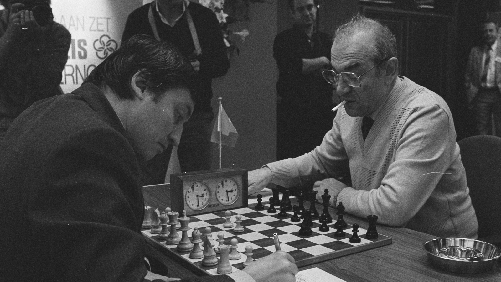 История чемпионов по шахматам. Карпов Корчной 1978. Корчной Карпов Багио 1978.