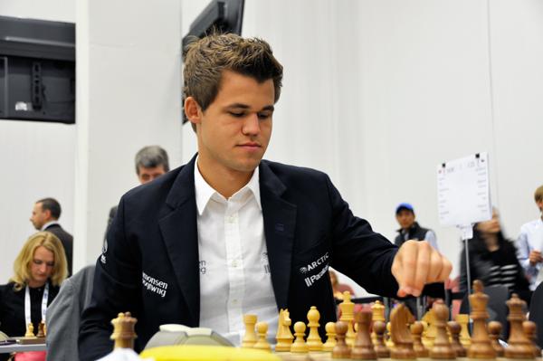 Amazing! Carlsen's Easy Winning Strategy