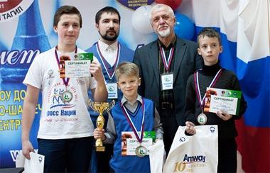 Володар Мурзин победил в турнире по шахматам