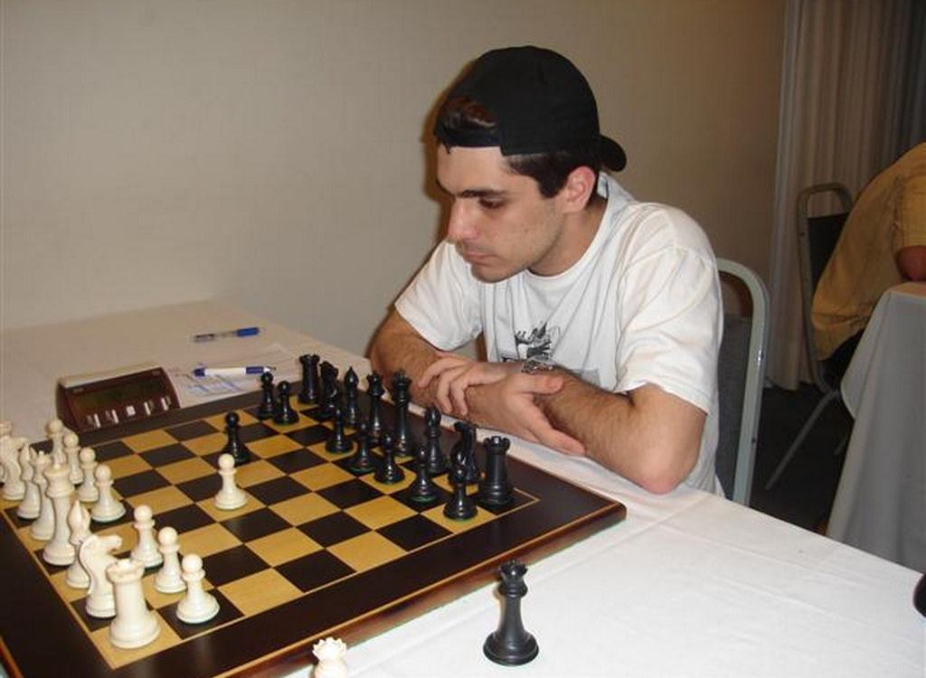 GM Krikor aplica uma MINIATURA que saiu em livro de xadrez 