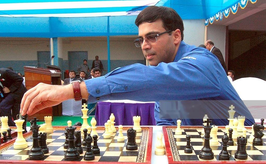 Anand spends 1:43 mins on 4th Move in Blitz and Wins!