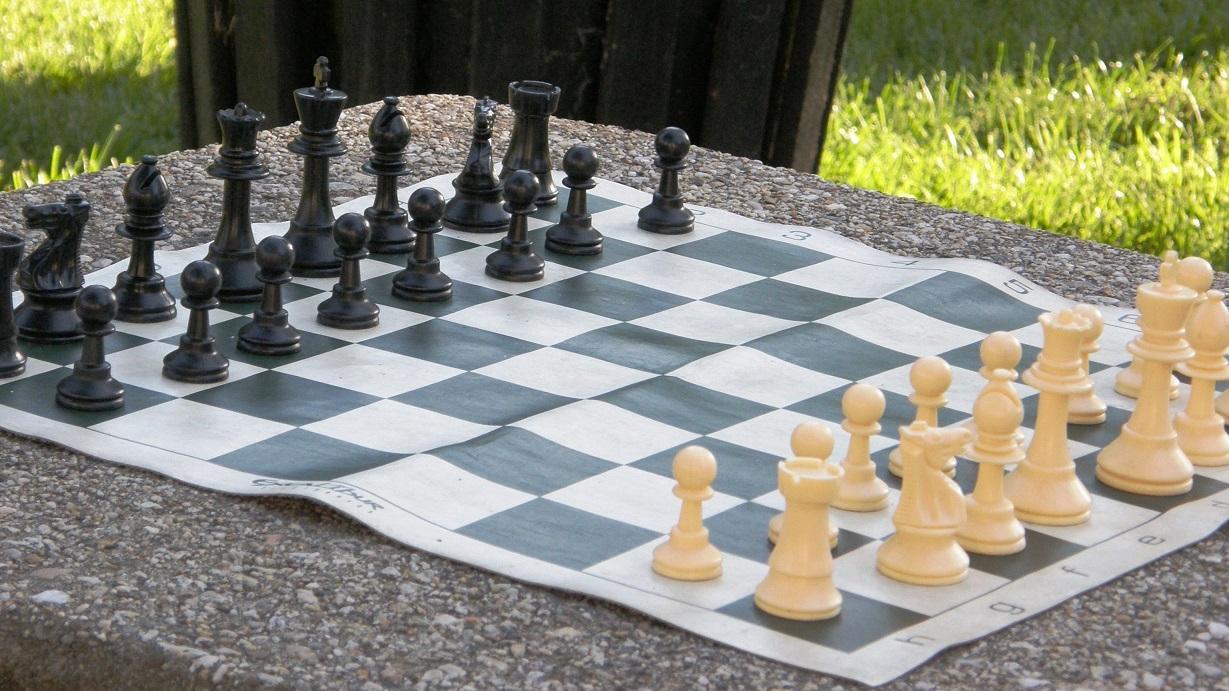 Reti's Maneuver and a Race of Pawns (+ Video)