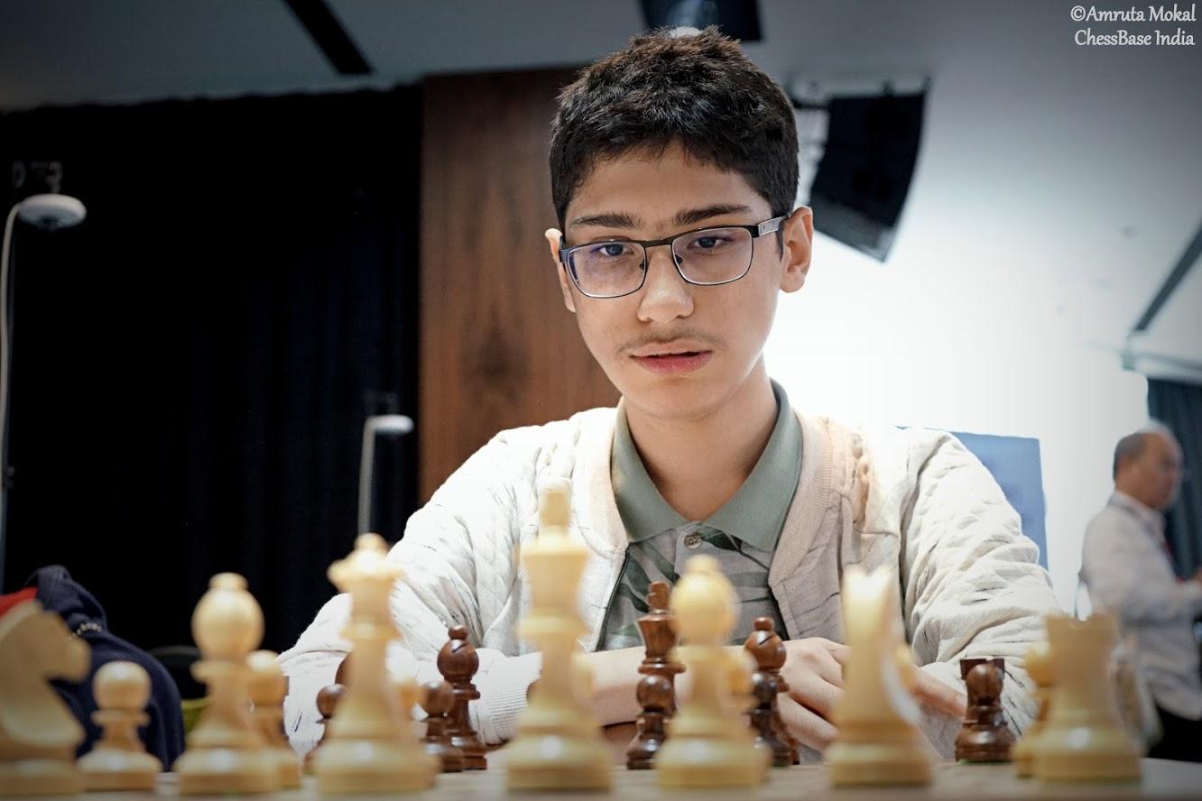 Teenage chess prodigy Alireza Firouzja beaten by Magnus Carlsen