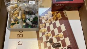For Sale DGT Electronic Chess Board  Bluetooth e-board with PI clock