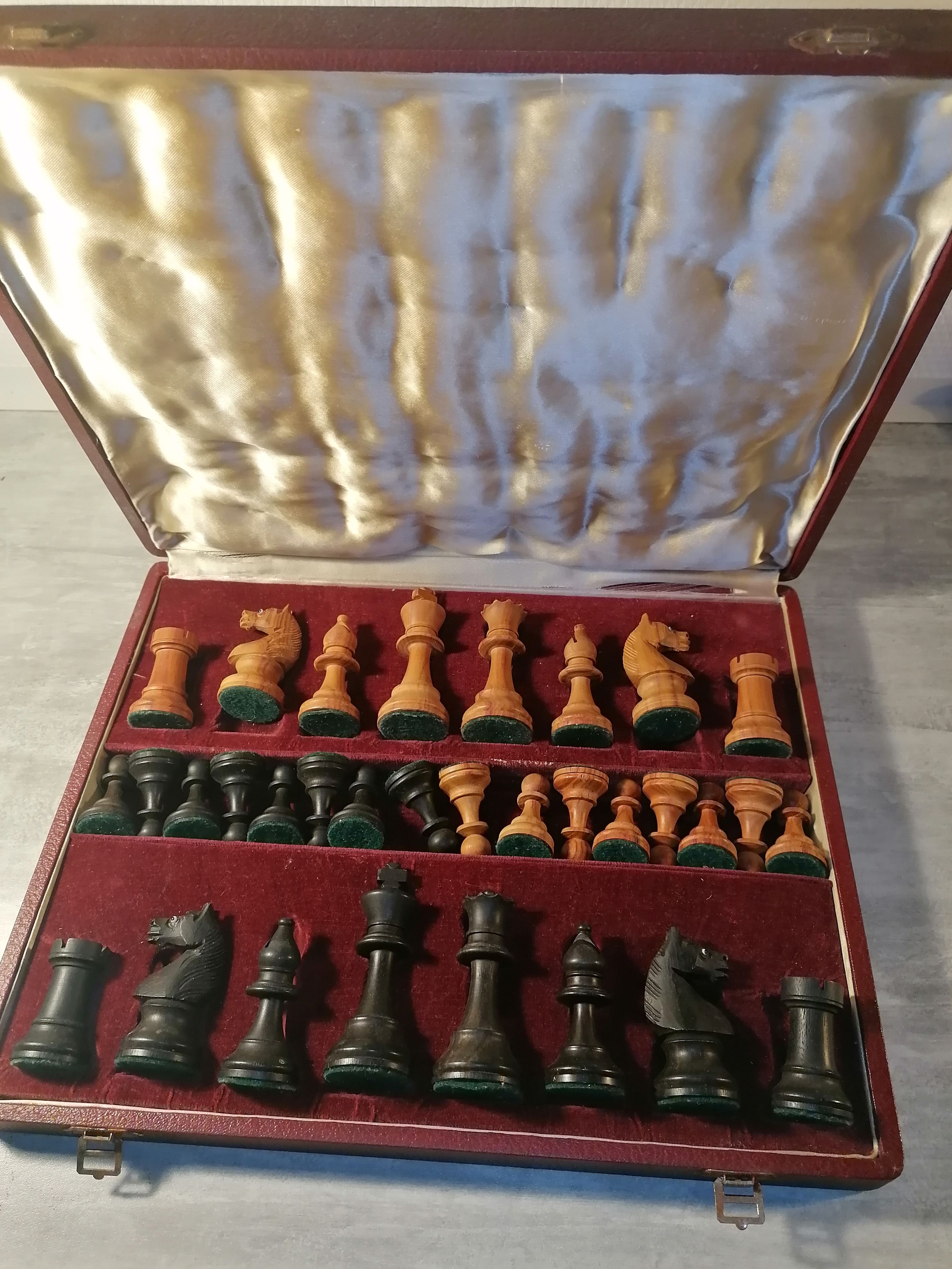 old chess set for sell - Chess Forums 