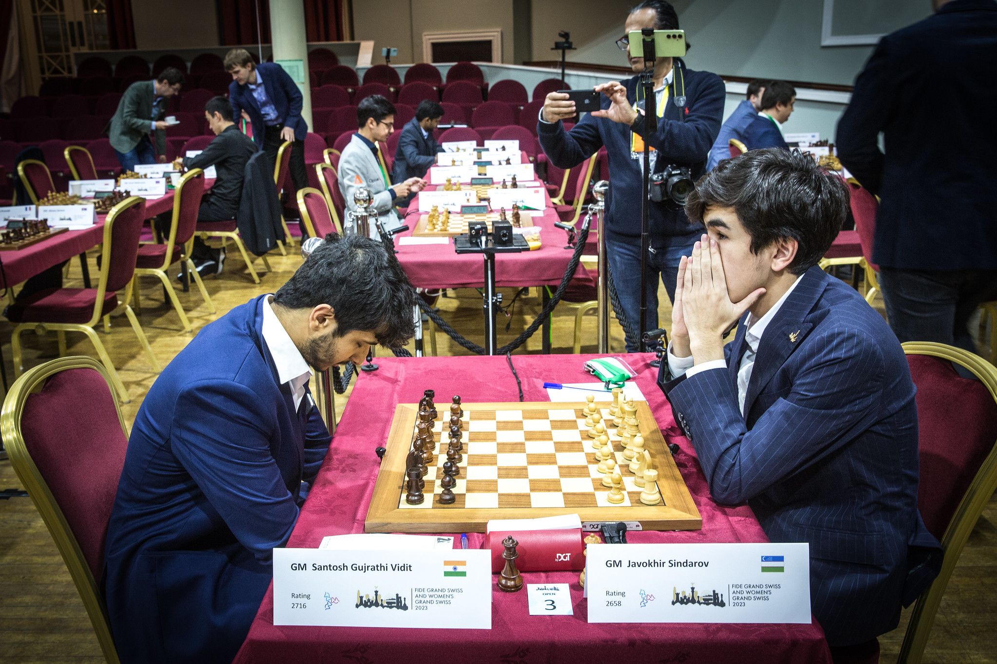 Sarana, Alexey (2682) -- Rapport, Richard (2752), FIDE Grand Swiss (8)  2023, 1-0 