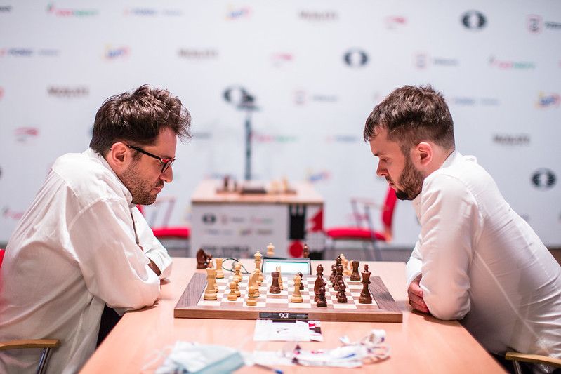 Chess.com on X: The tiebreaks score is 1.5-1.5 with one more rapid game to  play. If it is drawn, the new champion will be decided in blitz! ⚡  #NepoDing  / X