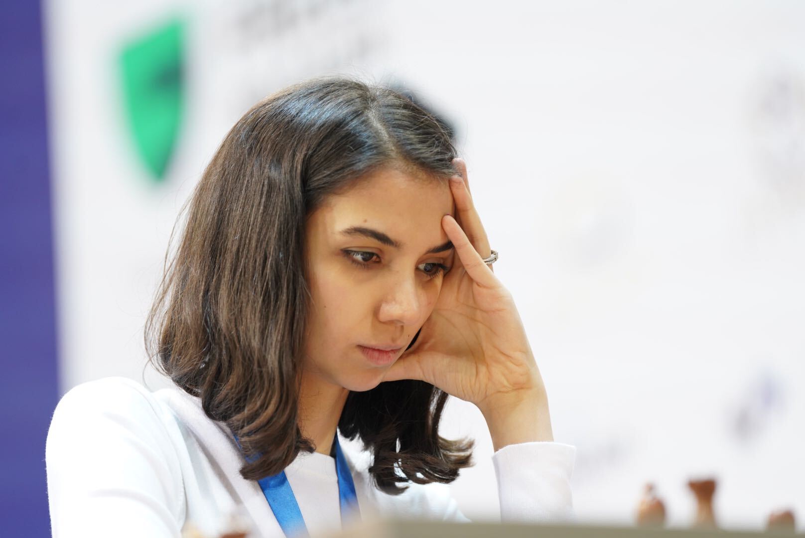 Jogadora de xadrez iraniana competiu sem véu e agora vai mudar-se para  Espanha - SIC Notícias