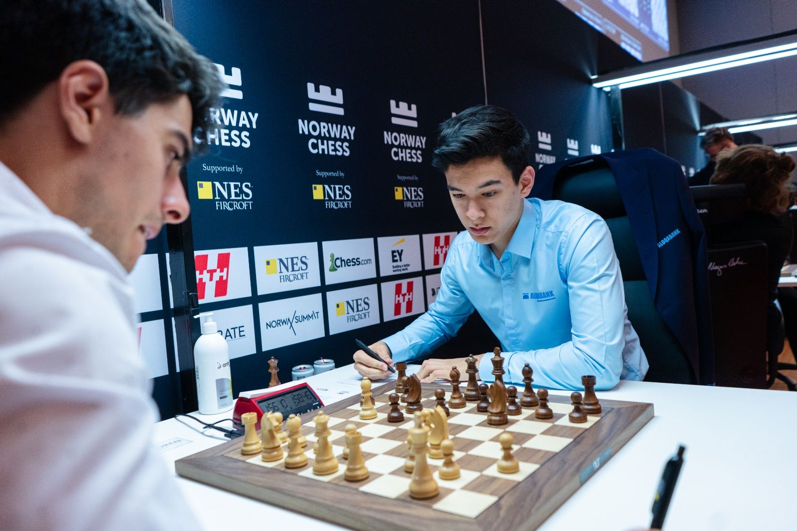 En la segunda ronda del Norway Chess, ¡Abdusattorov ganó sin