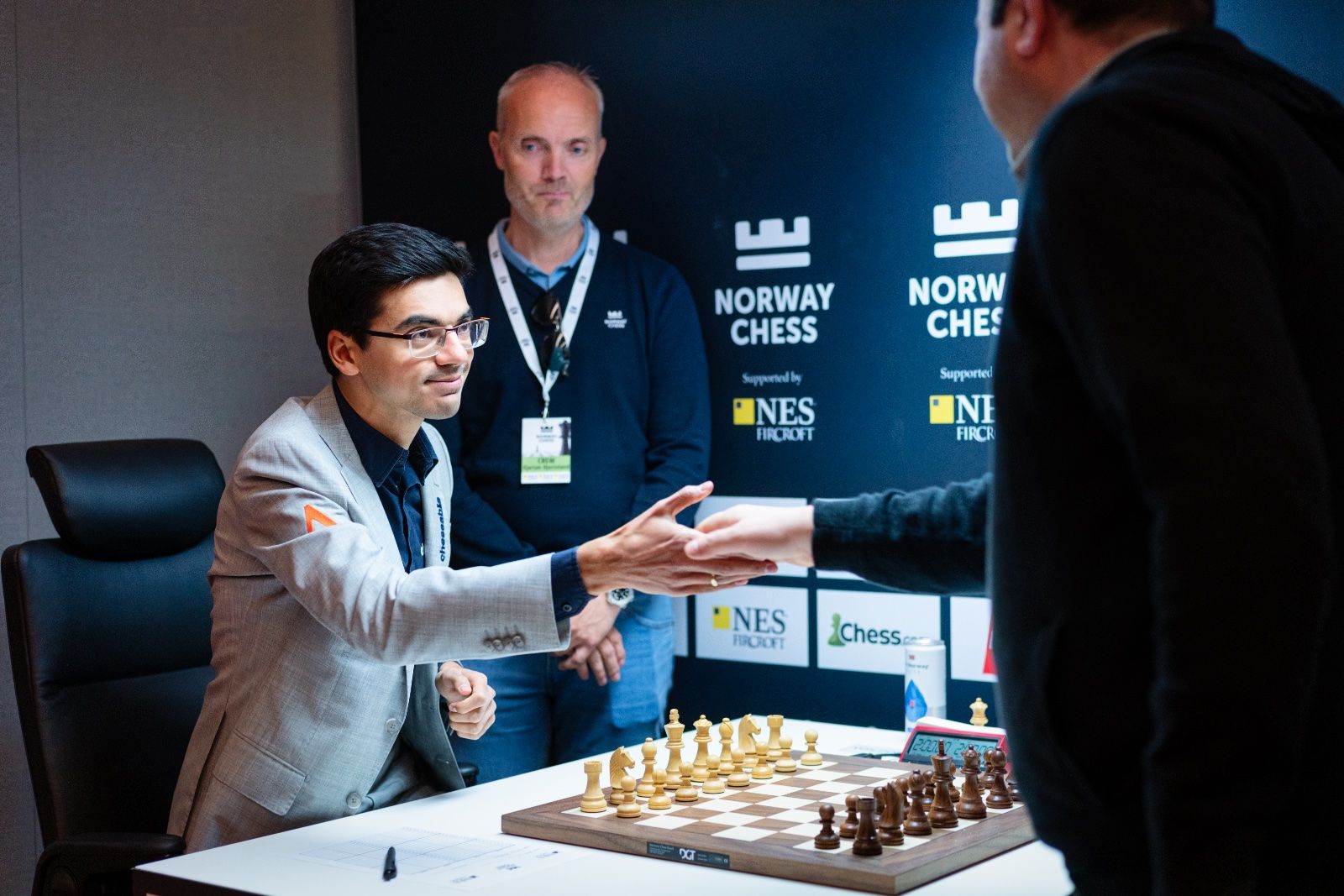A incrível vitória de Ivano contra os melhores jogadores de xadrez no Grand  Chess Tour. — Eightify