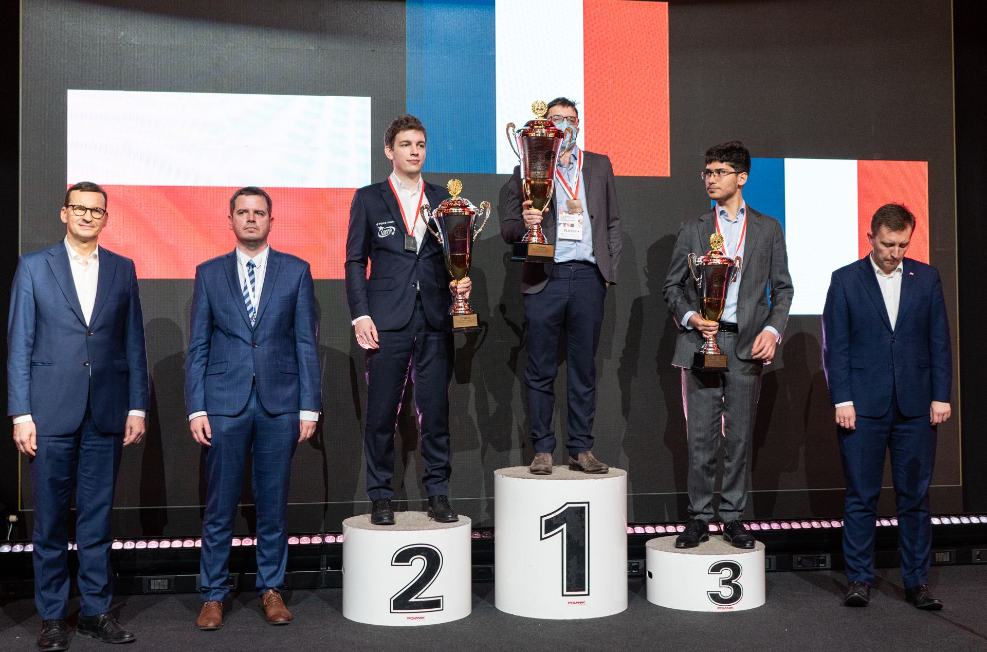 2700chess on X: 🇫🇷 Vachier-Lagrave (2813.6 +26.6, World #4 ↑8) wins the  World Blitz Championship with 15/21 after beating Duda 2-1 on tie-breaks   📷 via    / X