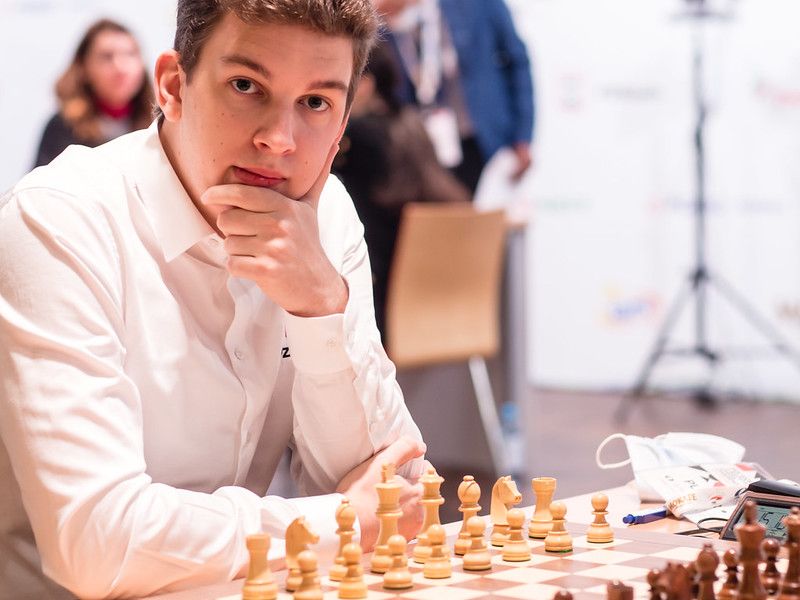 Carlsen Beats World Rapid Chess Champion, Leads With Fedoseev, Van Foreest,  Erigaisi 