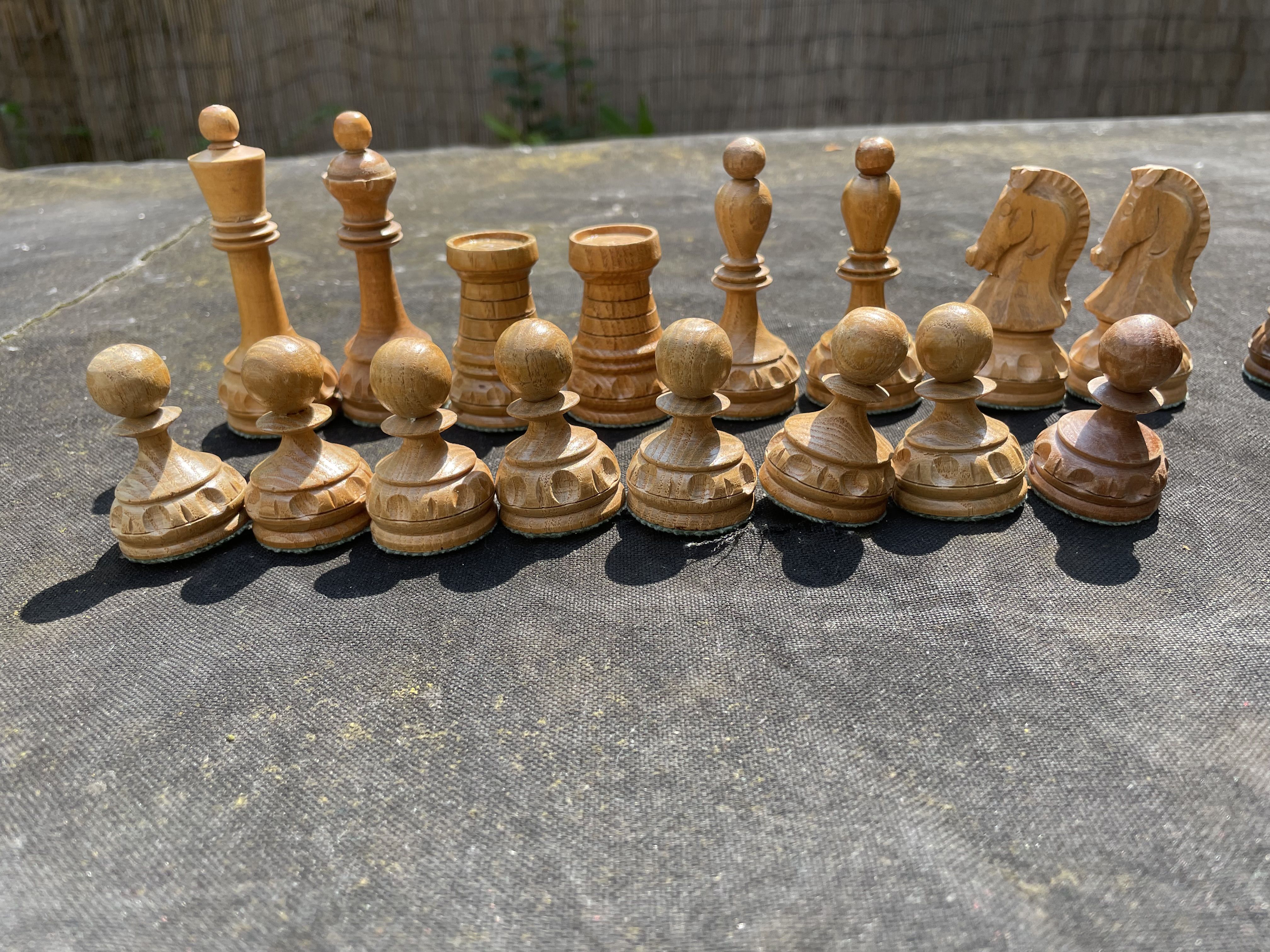 What are these pieces called? - Chess Forums 