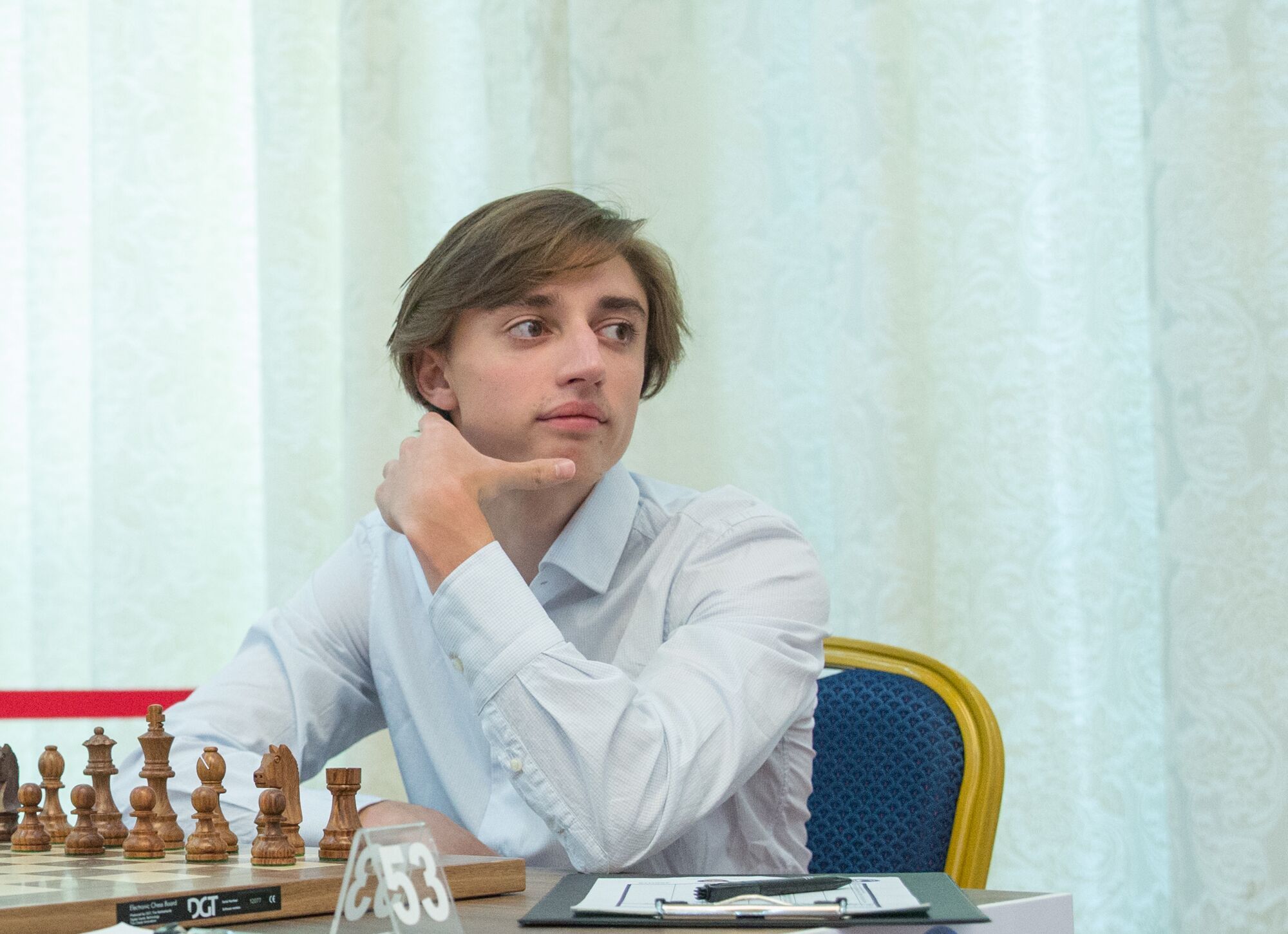 Is it only me or does Daniil Dubov ( Russian Chess Super GM