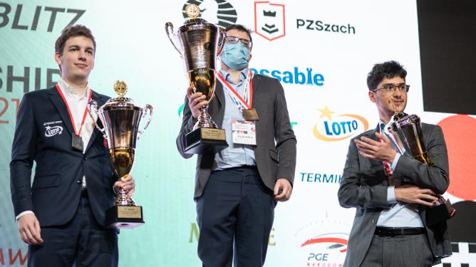Carlsen vence o 4º Campeonato Mundial de Rápido e Tan é coroada no