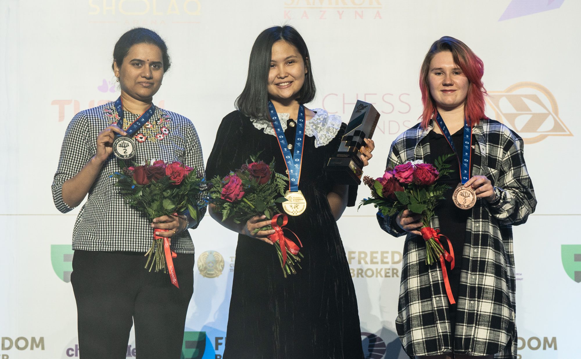 Stefanova Leads Women's World Chess Blitz in Batumi after 9 Rounds;  Kosteniuk, Koneru, Harika Right Behind ~ Chess Magazine Black and White