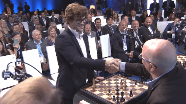Carlsen no Milken Instituto: 'Eu Não Presumo Saber Muito de Forma Alguma' 