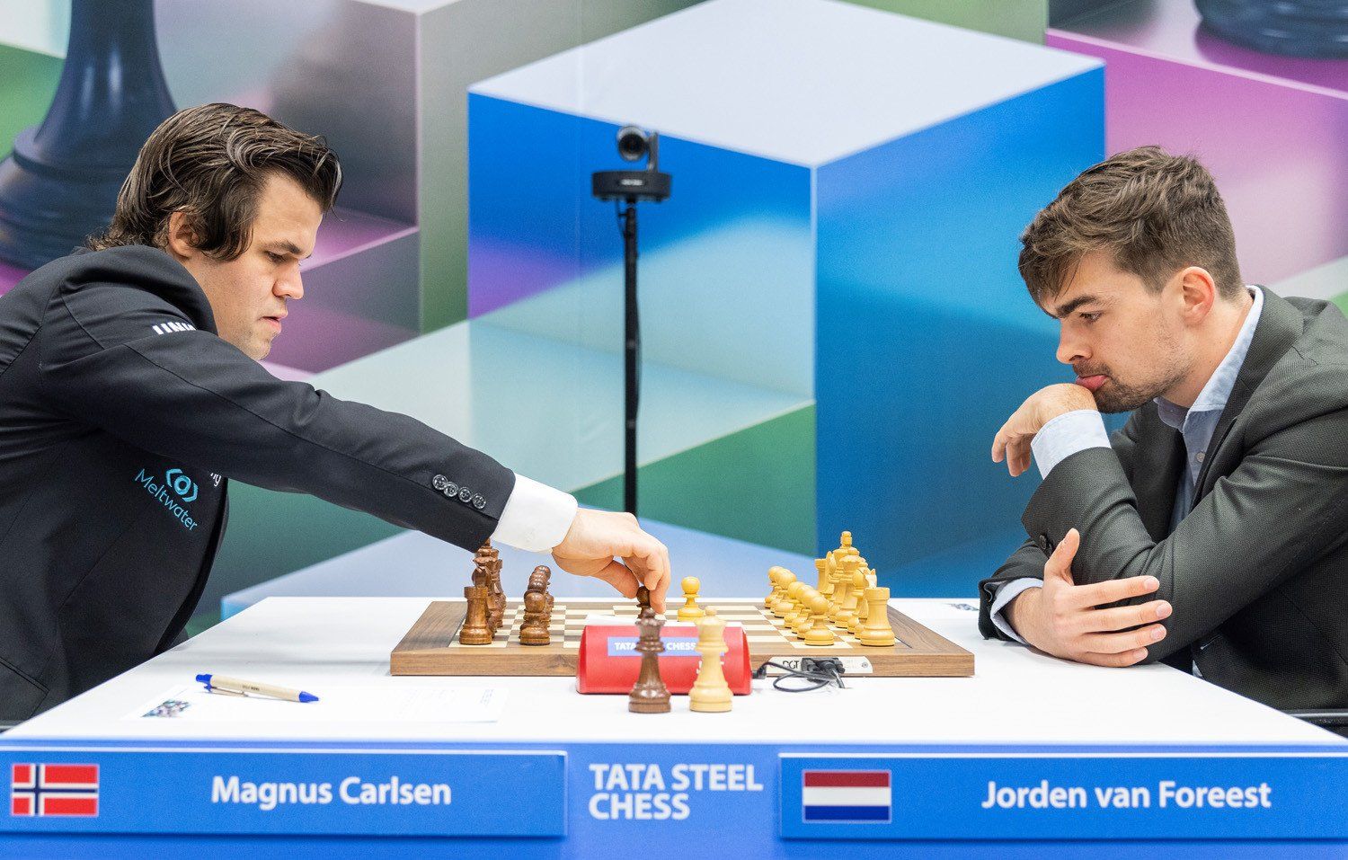 Tata Steel Chess 2: Carlsen and Giri strike