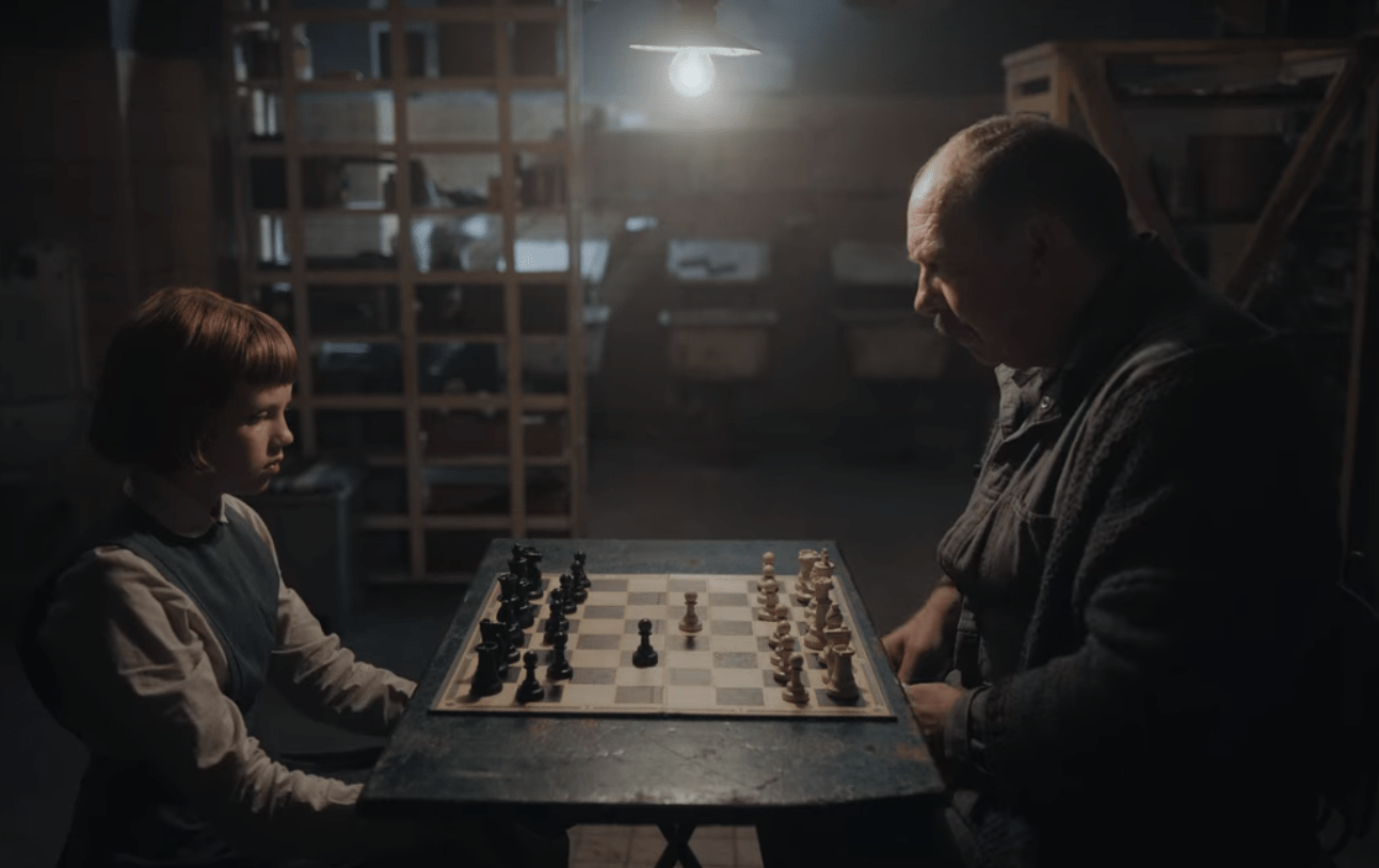 Jogue xadrez com Beth Harmon da série Gambito da Rainha 