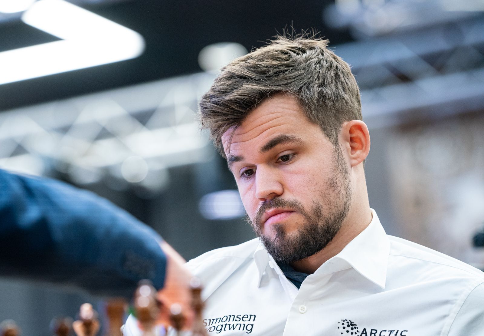 Chess.com on X: Magnus Carlsen blunders! 😮 Can you find Nepo's next move  to take advantage of Rd2?  / X