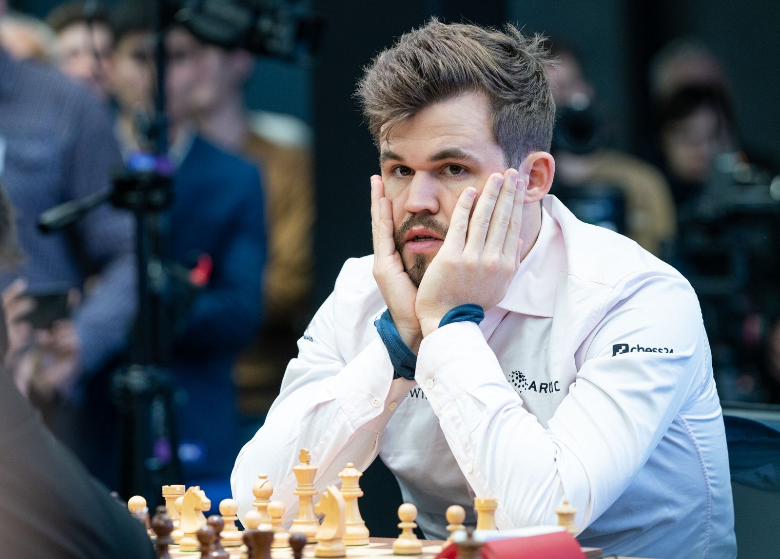 Magnus Carlsen loses thanks to dramatic mouse slip in last competition as  world champion