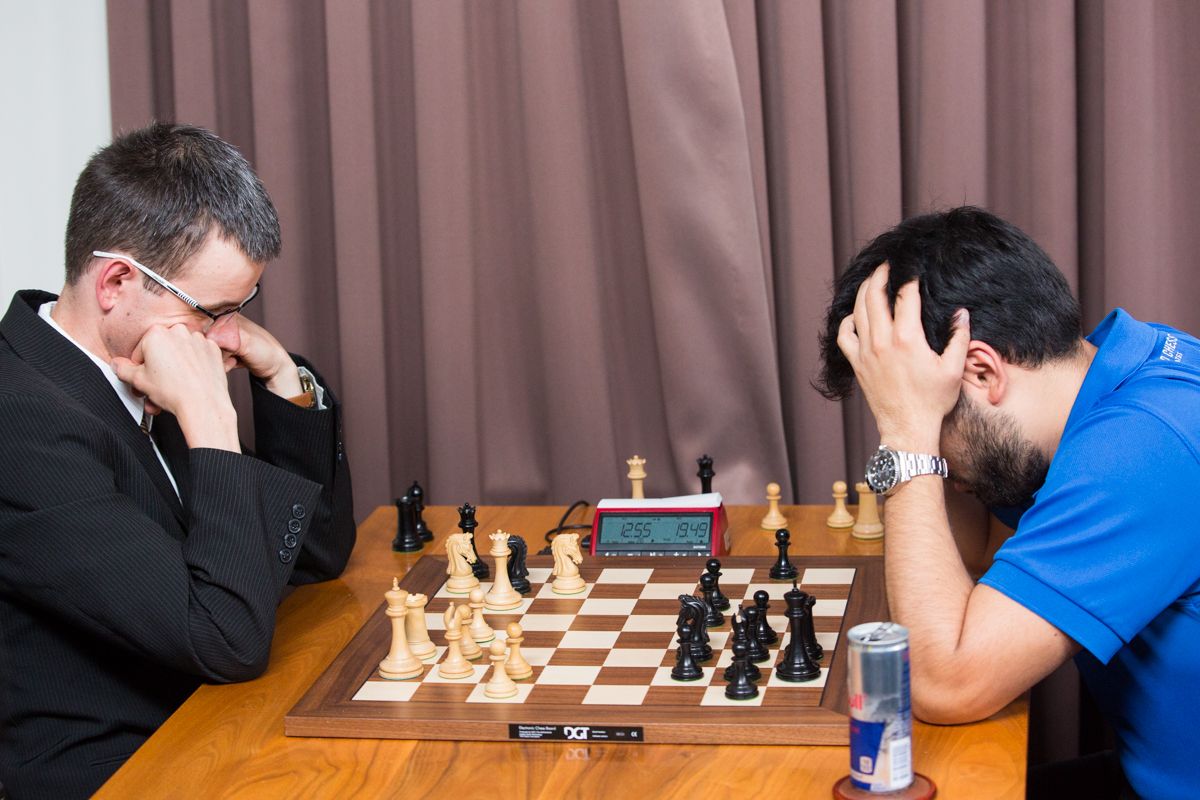 Шахматы с живыми соперниками. Шахматы Непомнящий Каспаров. Шахматы "игрок".