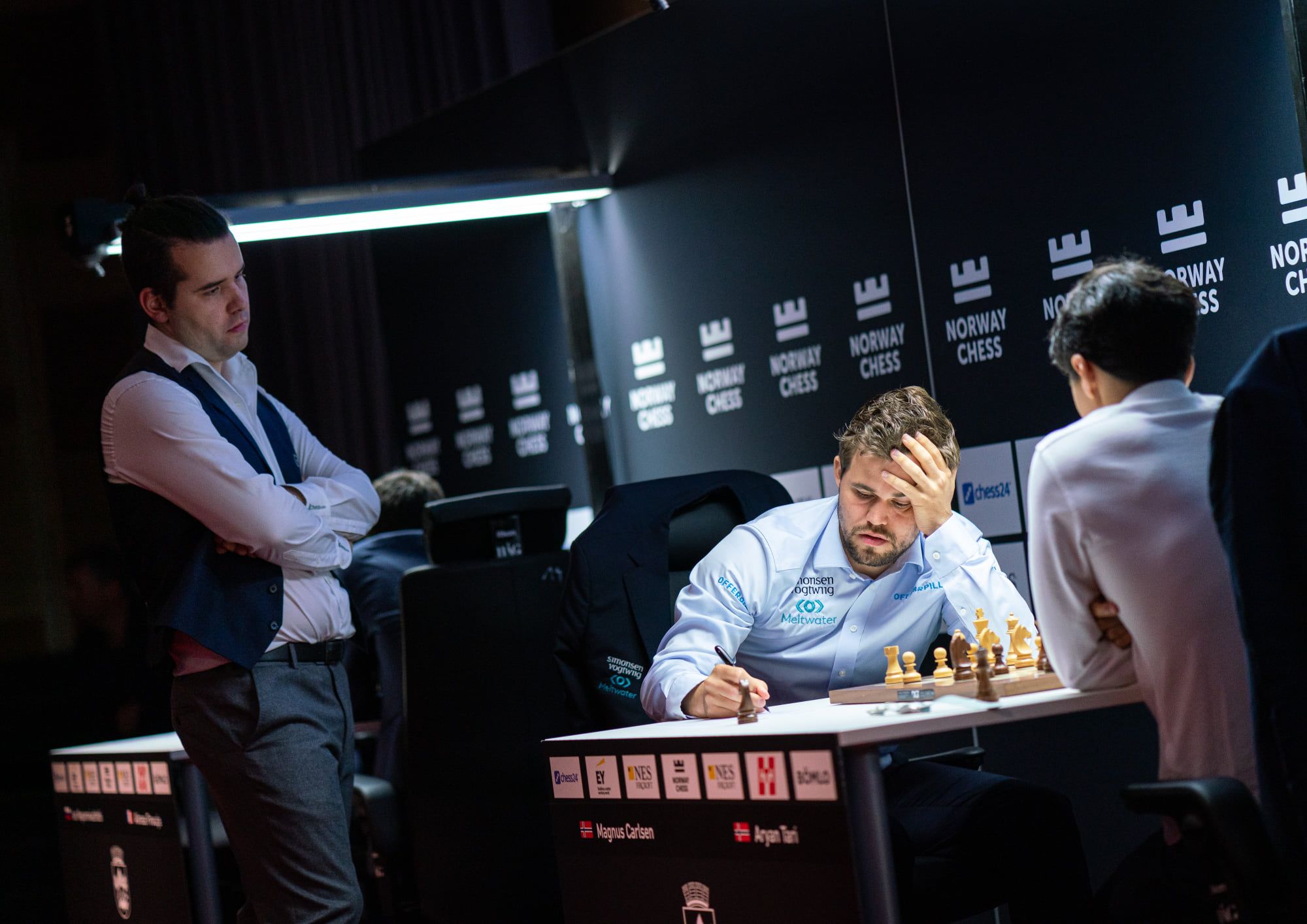 Carlsen Tari 2021 Norway Chess