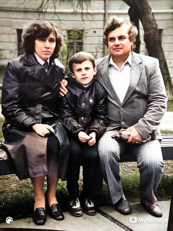 Vadim Malakhatko with parents