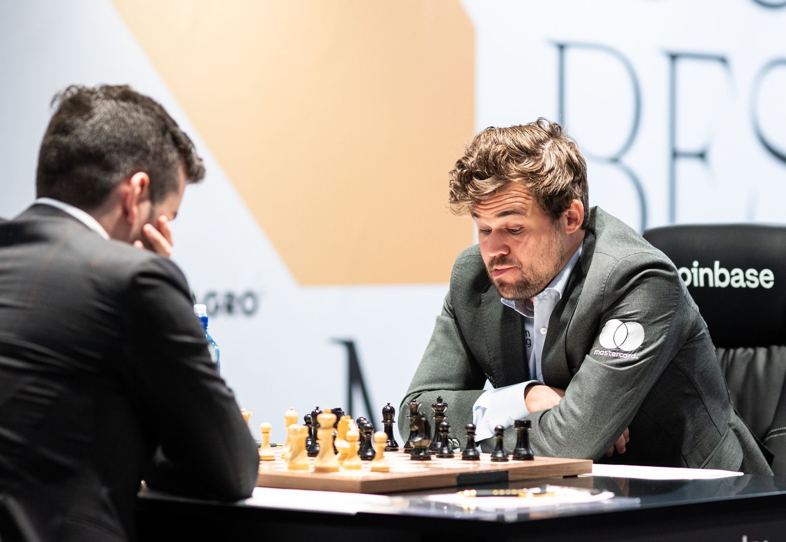 Copa do Mundo de Xadrez: Magnus Carlsen vence título que faltava