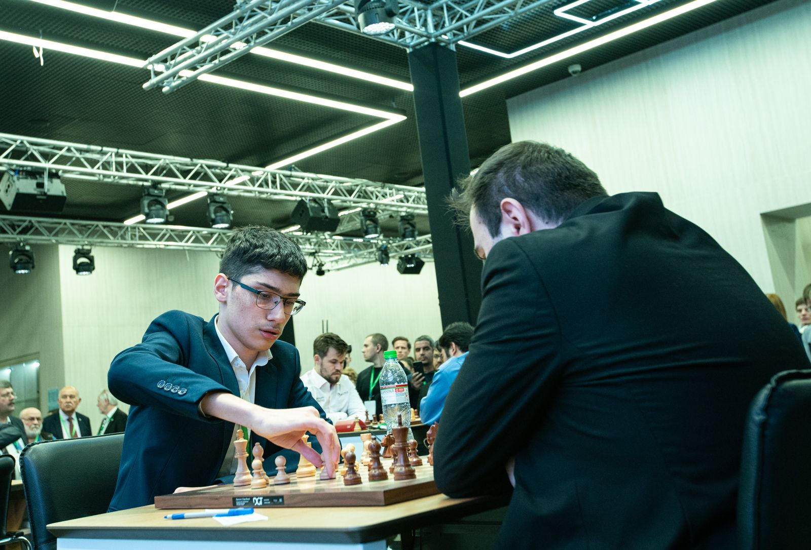 Magnus Carlsen revalida título mundial de xadrez - Mais modalidades - SAPO  Desporto