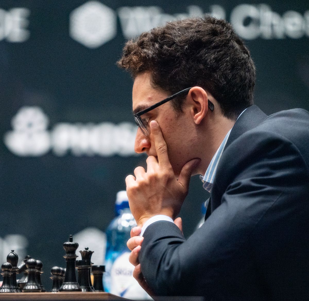 Mundial de Xadrez Partida 5: Gambito Surpreendente de Caruana Não Quebra o  Impasse 