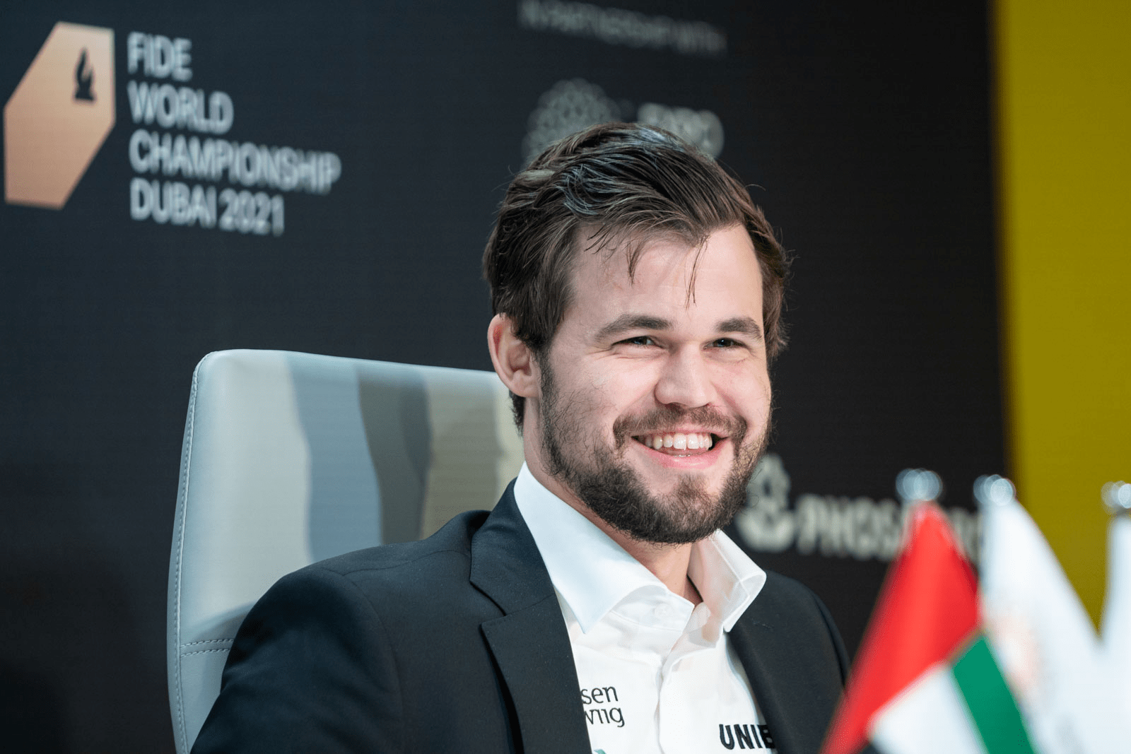 Magnus Carlsen smiling Dubai 2021