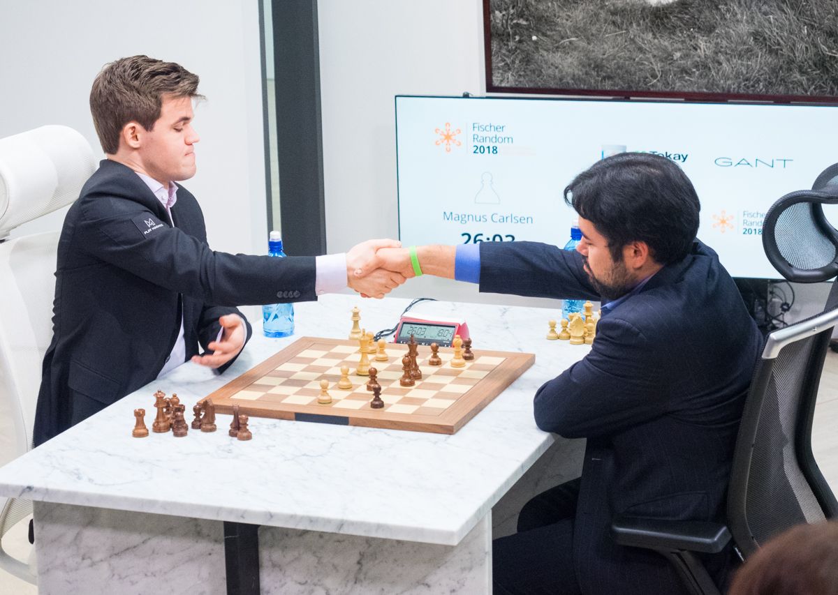 Chess960: Nakamura flags Carlsen to keep match close