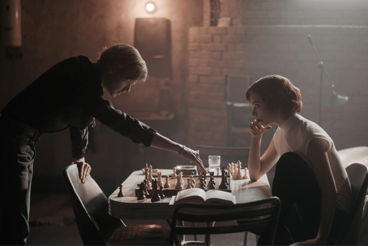 O Gambito da Rainha: uma série da Netflix que dá destaque ao xadrez 