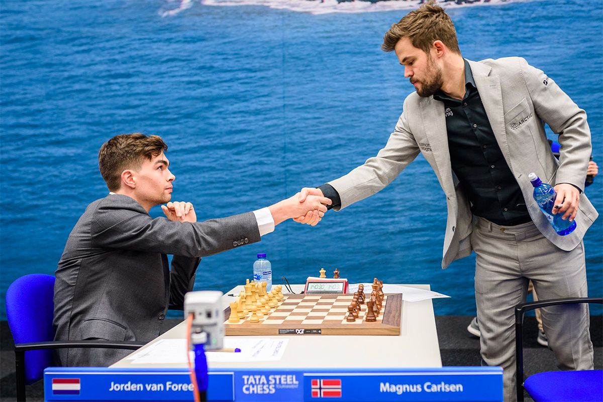 Magnus Carlsen (2872) vs Anish Giri (2768)