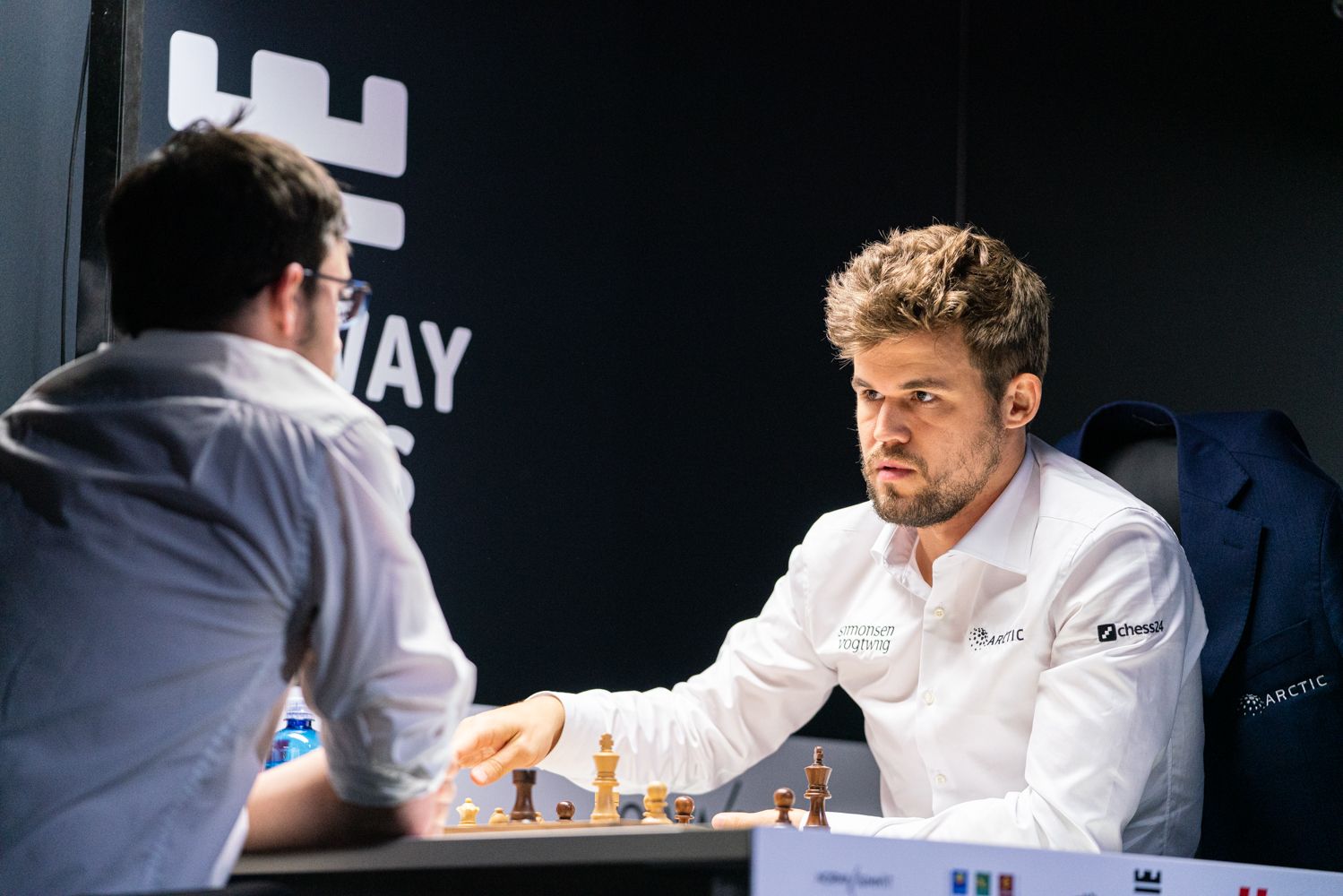 chess24 - Carlsen-Grischuk and the other Shamkir Chess final round