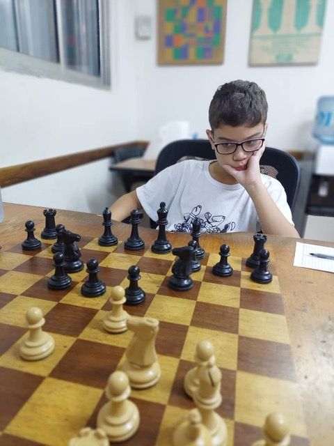 Is it possible for a 30-year-old chess beginner to reach a 2100