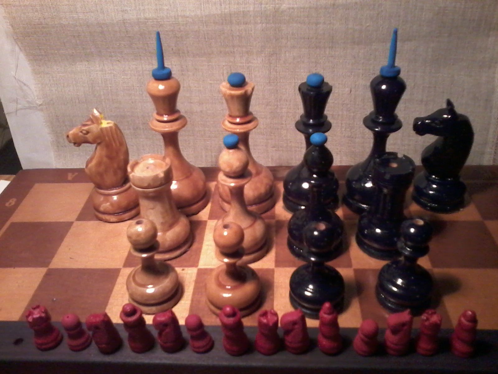 Which set is this? Anyone know the name of the chess pieces? [3000x3000] :  r/chessporn
