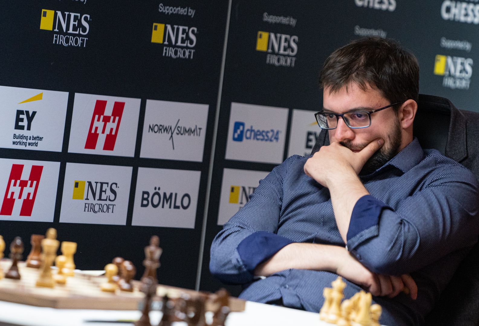 Norway Chess 8: Carlsen escapes as Anand blunders