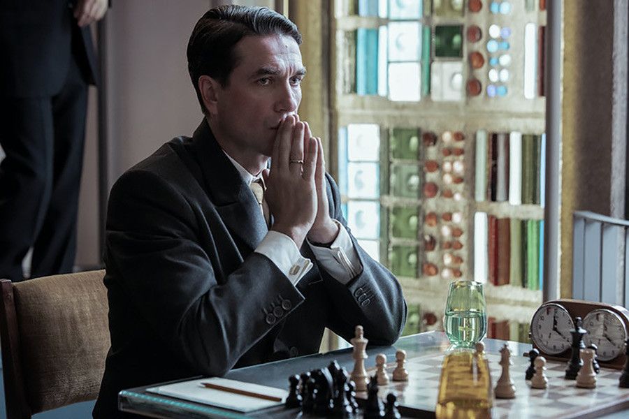 Magnus Carlsen Analyzes the Game Between Elizabeth Harmon and Borgov From  The Queen's Gambit 