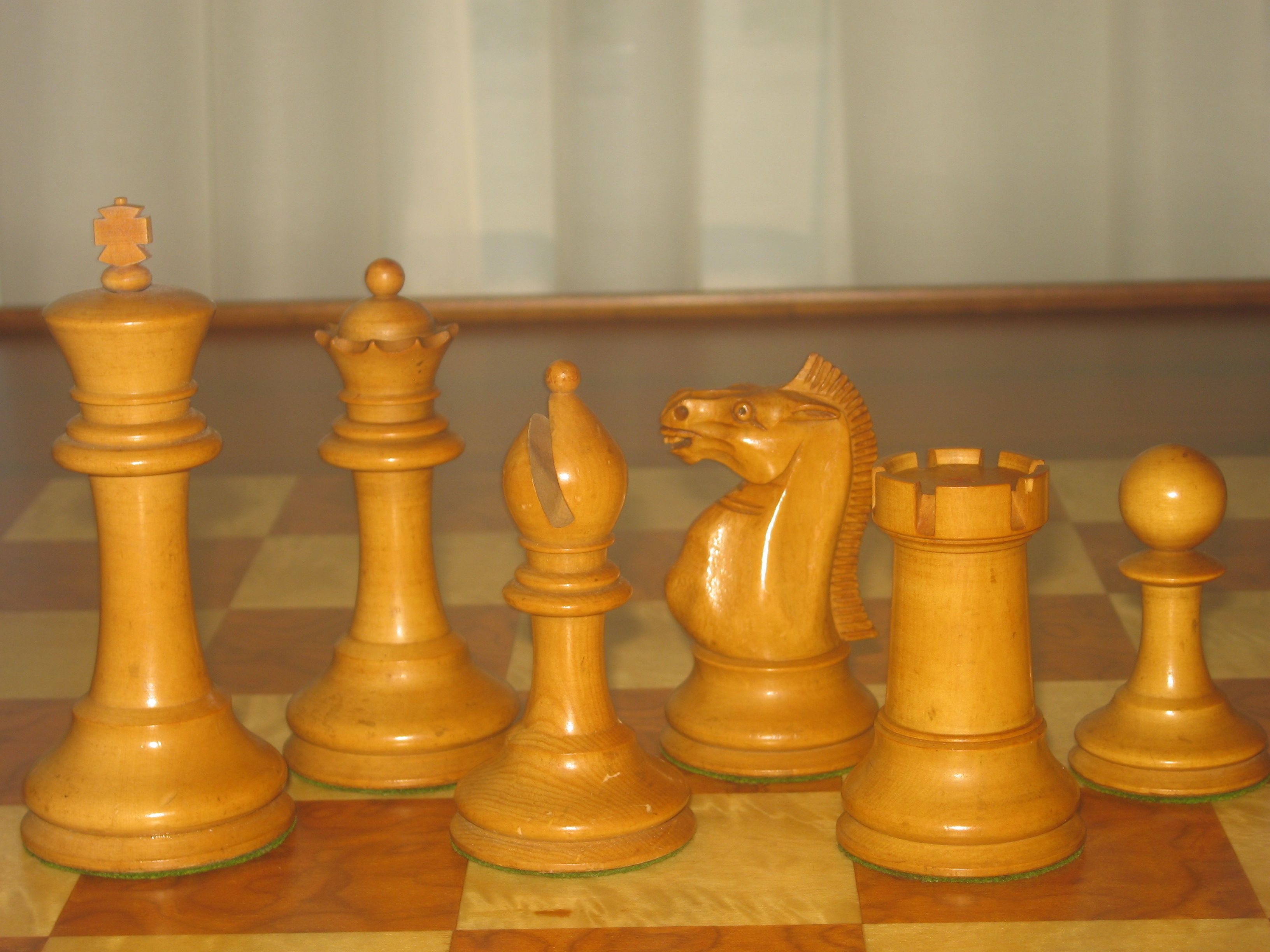 SAGA  3.75 Chess Set - Design Chess