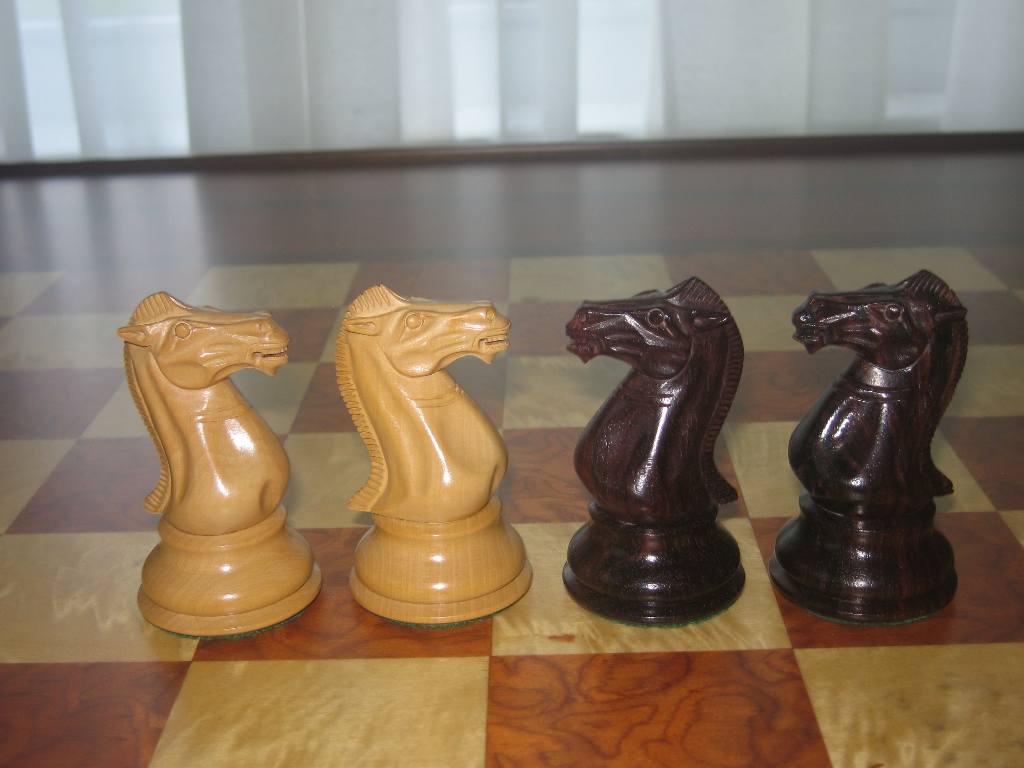 Excellent NEW 32 Wooden Chess Pieces Pawns 1.5" King 3 1/4" Green Felt Bases 