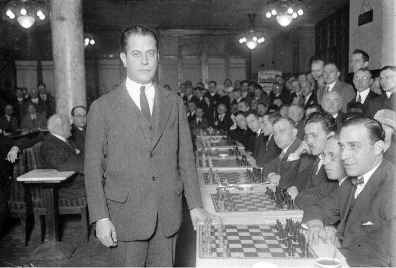 Um clássico histórico do Xadrez - Capablanca Vs Alekhine - #GrandesPartidas  