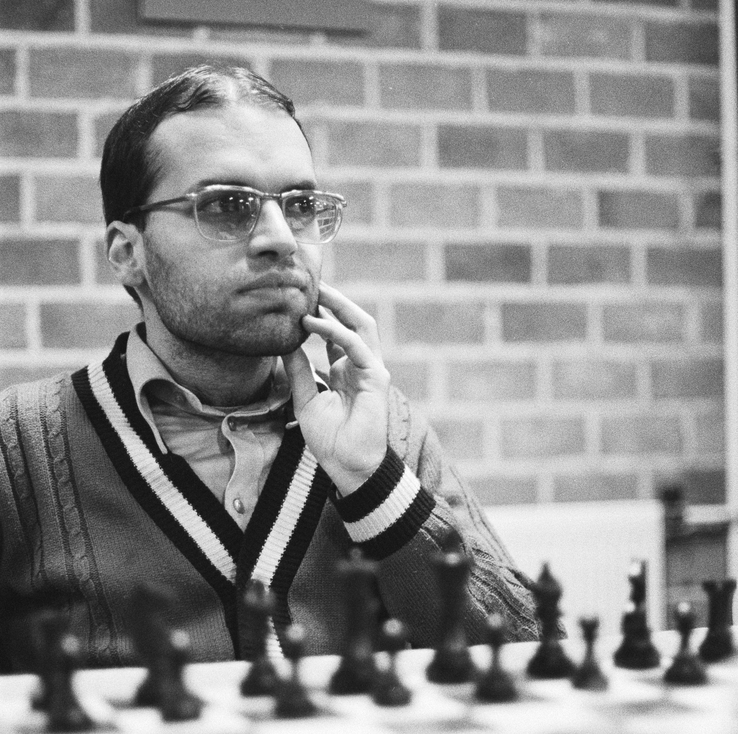 Henrique Mecking's Chess Games