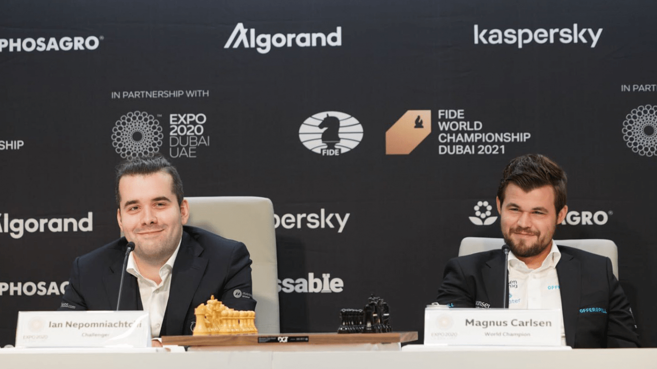 El Campeonato Mundial de la FIDE quedó oficialmente inaugurado con la conferencia de prensa
