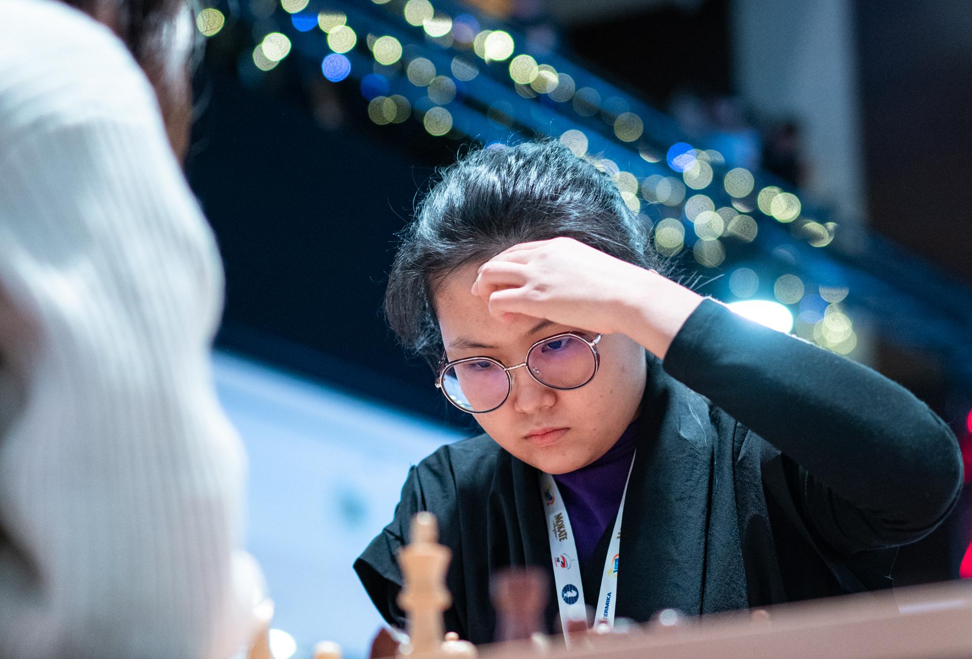 Chess.com on X: The tiebreaks score is 1.5-1.5 with one more rapid game to  play. If it is drawn, the new champion will be decided in blitz! ⚡  #NepoDing  / X